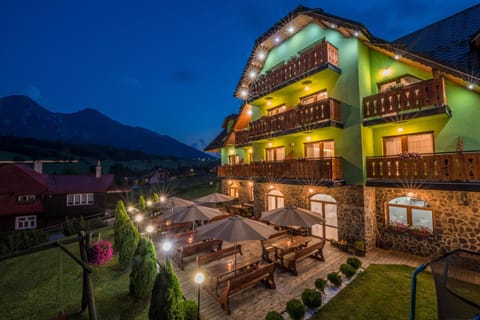 Skiing, Hiking, Area and facilities, Entertainment, Family, sunbed