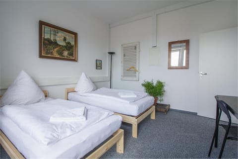 Bed, Photo of the whole room, Seating area, Bedroom, towels