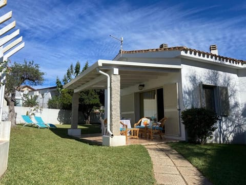 Property building, Garden, Garden view