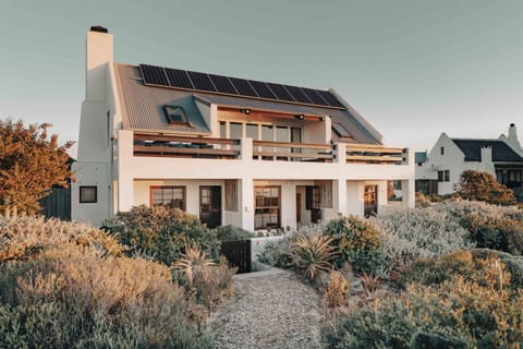 Property building, Natural landscape, Garden, Garden view