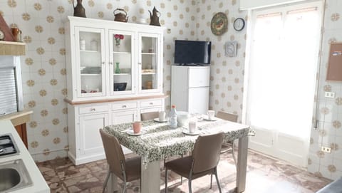 minibar, pet friendly, kitchen
