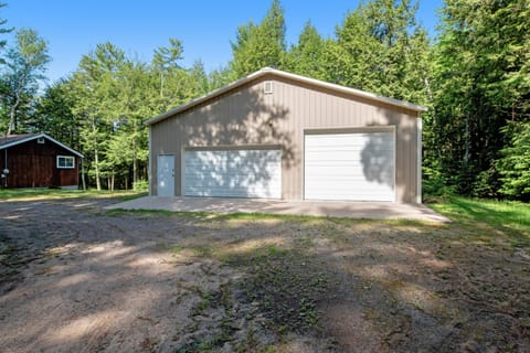 Quaint Lake Escape House in Wisconsin