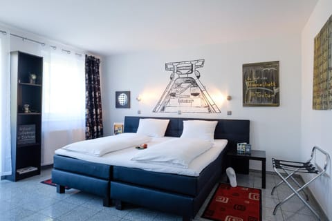 Bed, Coffee/tea facilities, Balcony/Terrace, Photo of the whole room, Bedroom