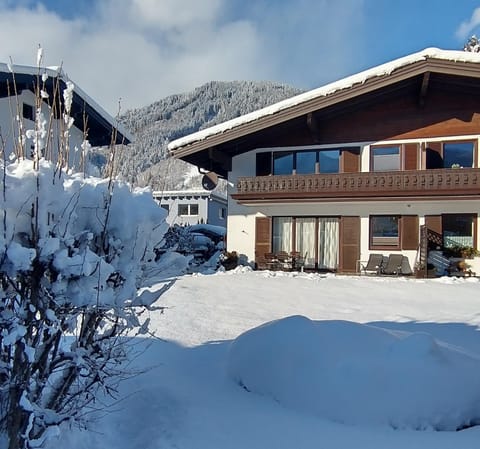 Property building, Garden, Garden, Balcony/Terrace, Balcony/Terrace