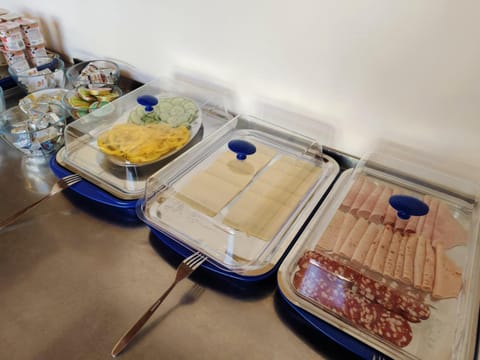 Breakfast, Buffet breakfast