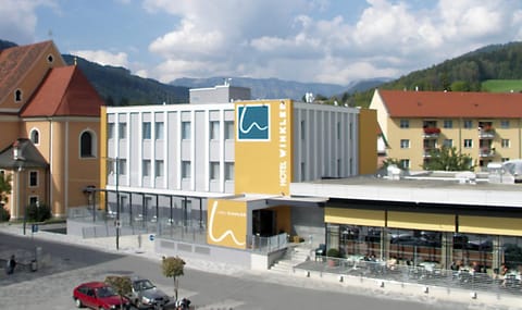 Property building, Facade/entrance, City view, Quiet street view