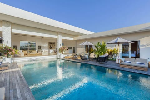 Property building, View (from property/room), Pool view, Swimming pool, internet, sunbed