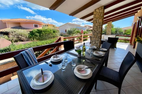 Natural landscape, Balcony/Terrace, Dining area