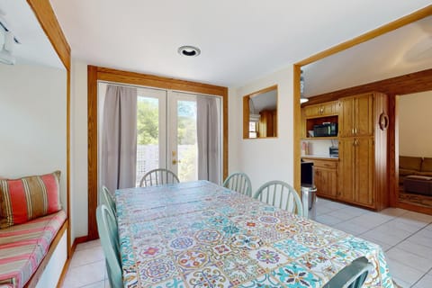 esCAPE House in North Eastham