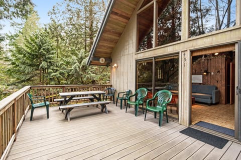 Hartstene Pointe Haven House in Puget Sound