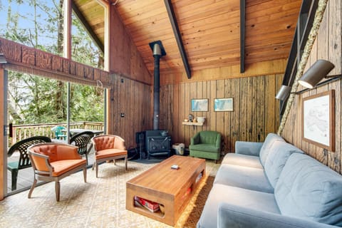 Hartstene Pointe Haven House in Puget Sound