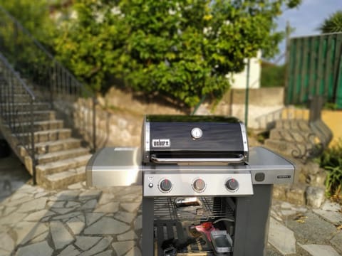 Day, BBQ facilities