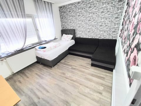 Bed, Living room