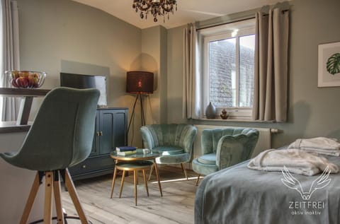 Living room, Dining area, Bedroom