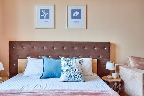 Living room, Bedroom
