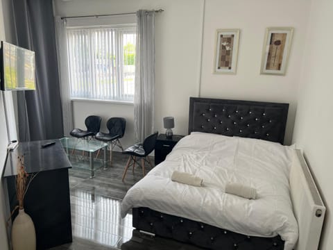 Zams rooms Hotel in Stoke-on-Trent