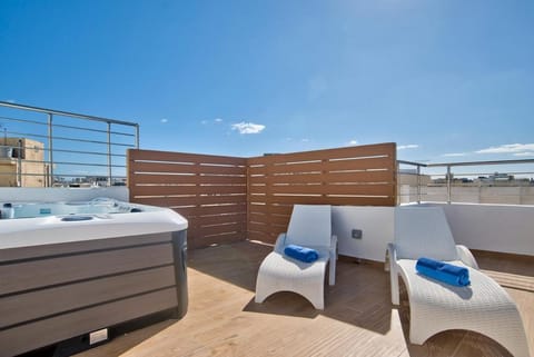 Hot Tub, View (from property/room), Balcony/Terrace, sunbed