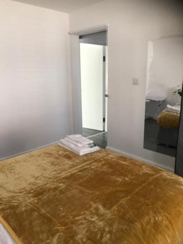 Modern Comfort House On Eamont RD House in England