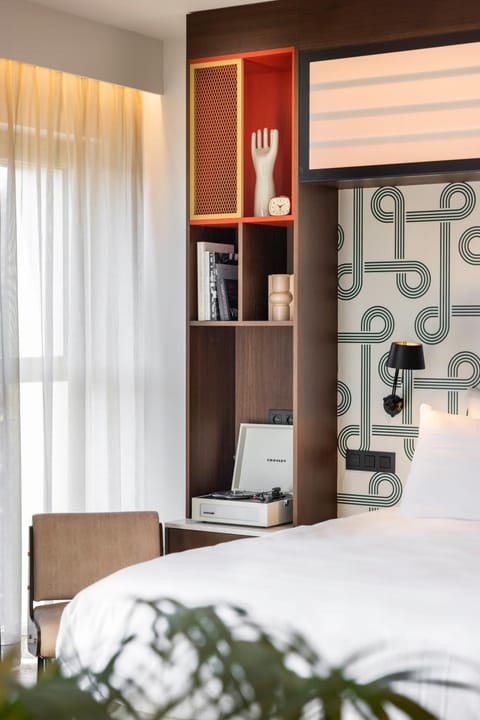 Bedroom, hair dresser