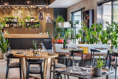 Restaurant/places to eat, Lobby or reception, Lounge or bar, Drinks