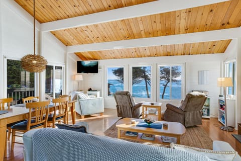 Otter's Rest House in Gualala