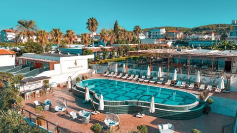 Property building, Day, Natural landscape, Pool view, Swimming pool, sunbed
