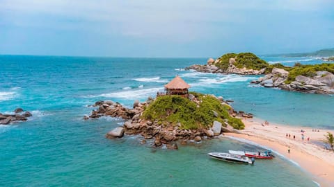 Nearby landmark, Restaurant/places to eat, Day, Natural landscape, Bird's eye view, Beach, Mountain view, Swimming pool, Parking, internet
