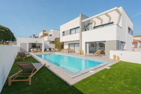 Property building, Swimming pool, Swimming pool