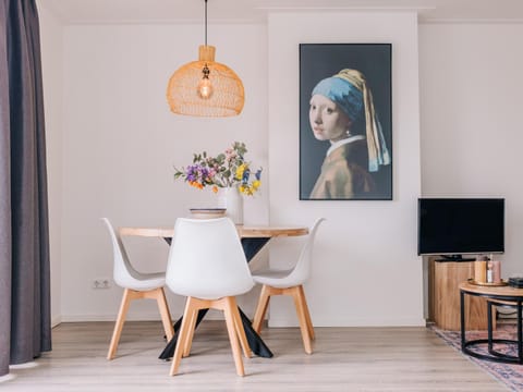 TV and multimedia, Decorative detail, Dining area