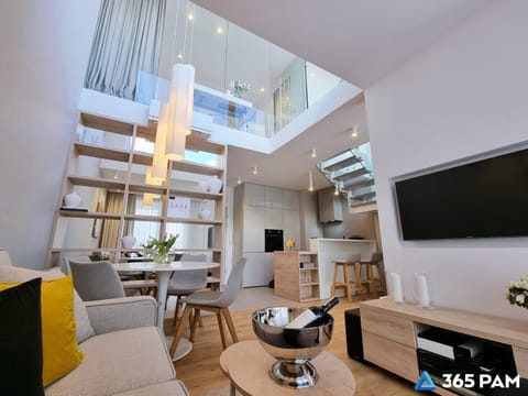 TV and multimedia, Living room, Seating area