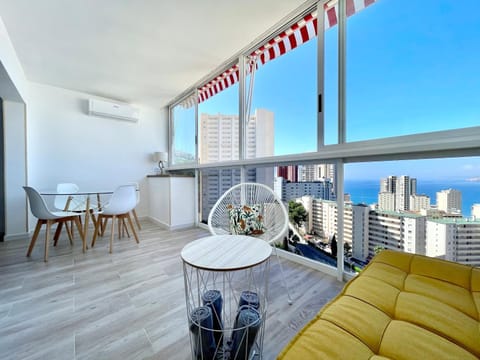 View (from property/room), Living room, Dining area, City view, Sea view, Sea view