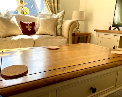 Beautiful 2 Bedroom, 2 Bathroom Flat with Parking. Apartment in Pitlochry