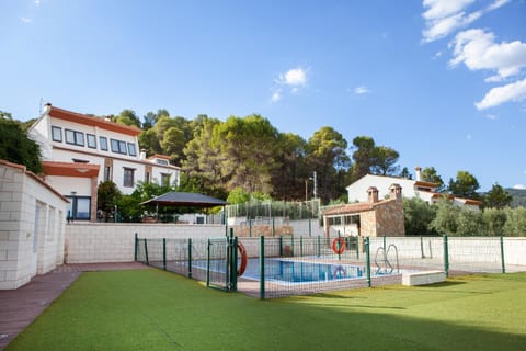 Property building, Garden, Pool view