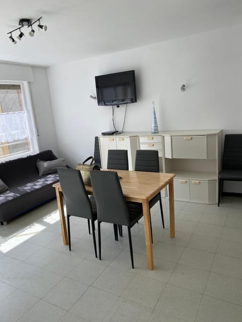 STUDIO ENTREE PAR LA PLAGE DE KOKSIJDE ST ISDELBALD Résidence Portofino Apartment in Koksijde