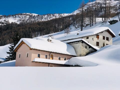 Property building, Winter