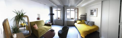 Living room, Photo of the whole room