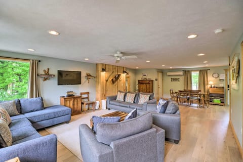 Expansive Cotter Cabin on White River with Deck! Cabin in Arkansas