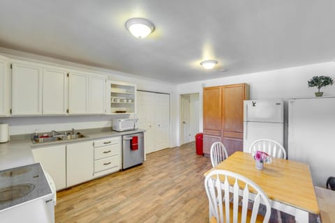 Private Hot Tub and Mtn Views Garden Valley Apt! Apartment in Salmon River