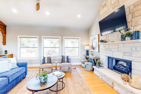 Lago Vista Retreat House in Point Venture