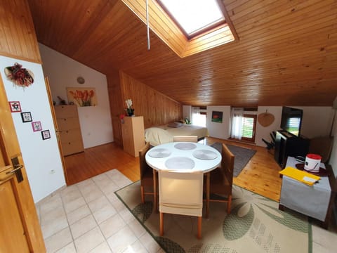 TV and multimedia, Living room, Dining area
