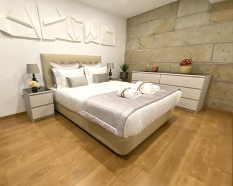 Bed, Photo of the whole room, Decorative detail, Bedroom, Area and facilities, internet, locker, towels, VIP