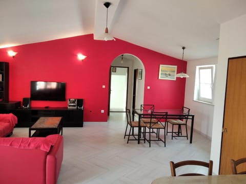 Communal lounge/ TV room, Living room, Seating area