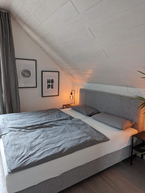 Hotel und Landgasthof Zum Bockshahn Bed and Breakfast in Ahrweiler