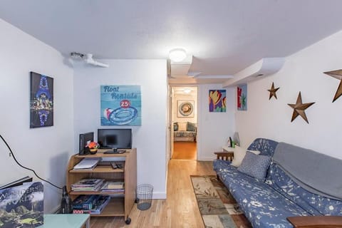 Seattle Urban Village- Unit B- Lago Vista- Lake Union- Sleeps 6 Apartment in Lake Union