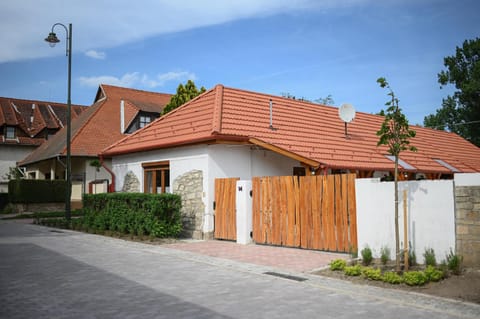 Property building, Street view