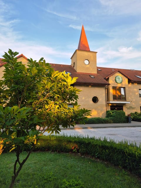 Property building, Garden