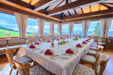 Restaurant/places to eat, Summer