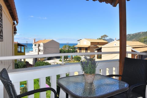 Dina apartments Apartment in Saint Gordios beach