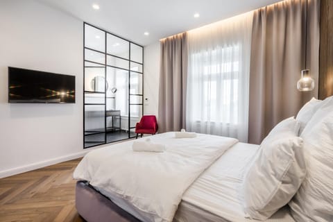 Bed, TV and multimedia, Photo of the whole room, Family