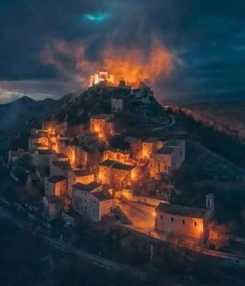 IL BORGO DI ROCCA CALASCIO Apartment in Abruzzo